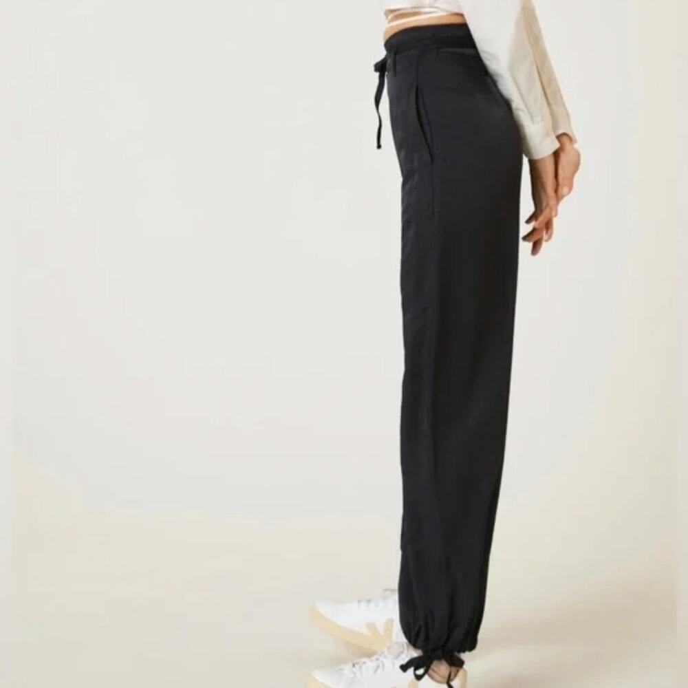 Women's Straight-Leg Drawstring Jogger Pants - Black - Picture 2 of 16
